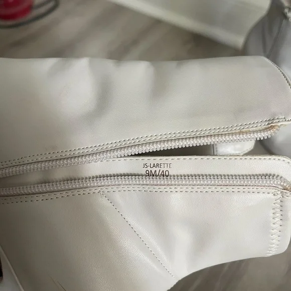 Jessica Simpson - Elegant White Ankle Boots size 9 - Picture 6 of 7
